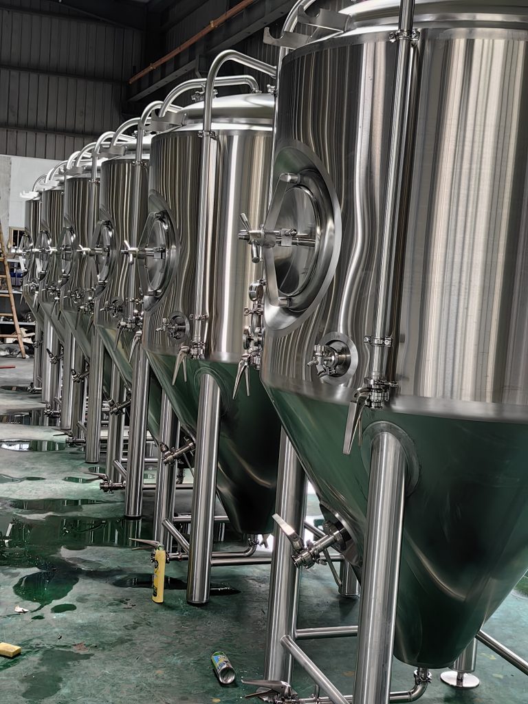1000L conical fermentation tanks