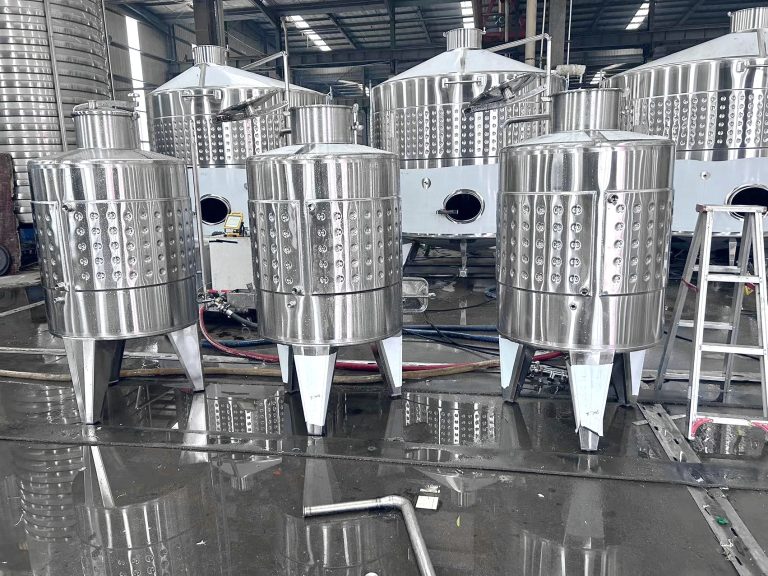500L wine fermentation tanks